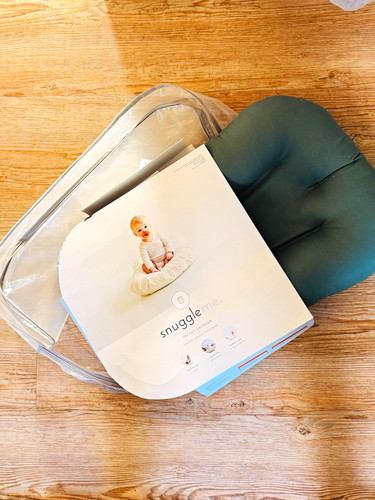 Snuggle infant lounger - me,